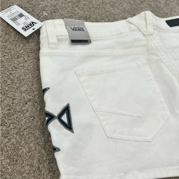 NWT Vans Tribal shorts size 9 - Picture 6 of 7